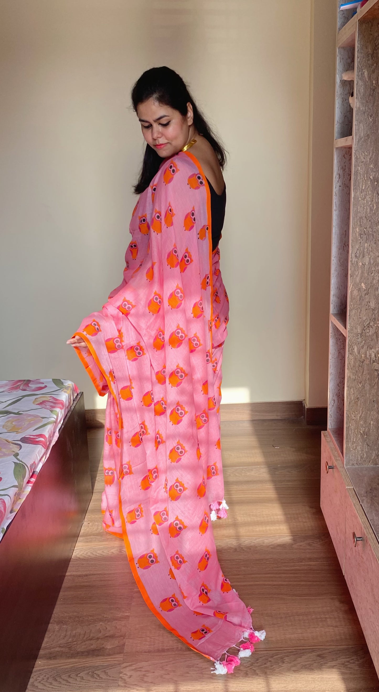 Owl Motif Mul Mul Cotton Saree- Pink