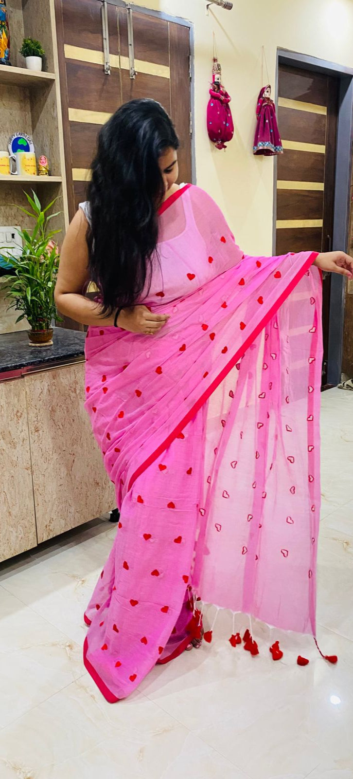 Dil-lusional : Heart Embroidered Mul Cotton Saree