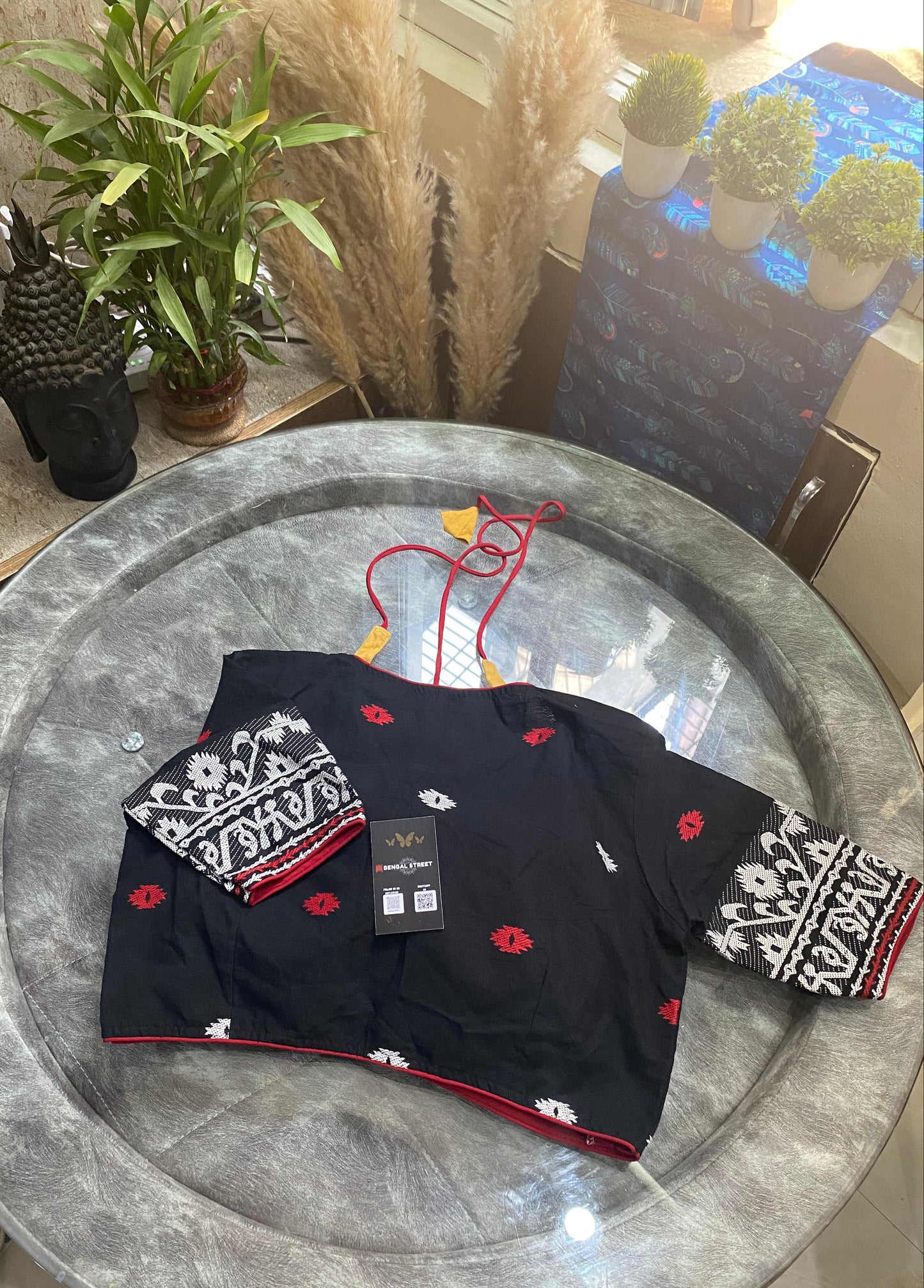 Bana lata: Dhonekhali Cotton Saree + Jamdani Blouse