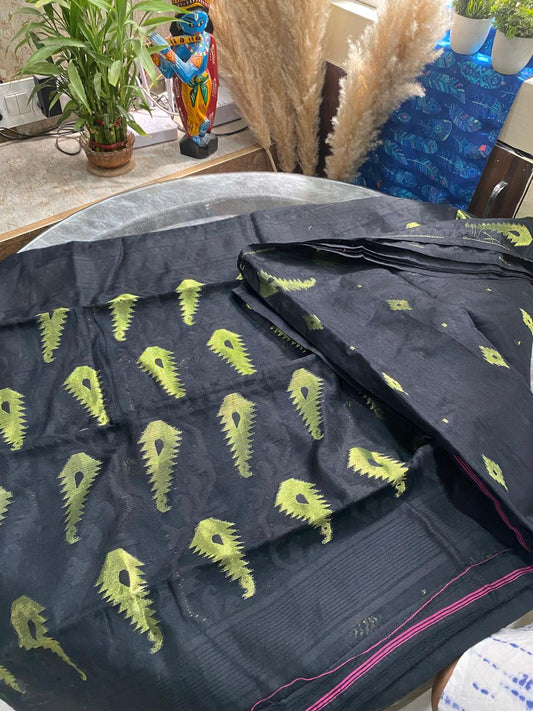 Black & Golden Jamdani Saree: Korat motif