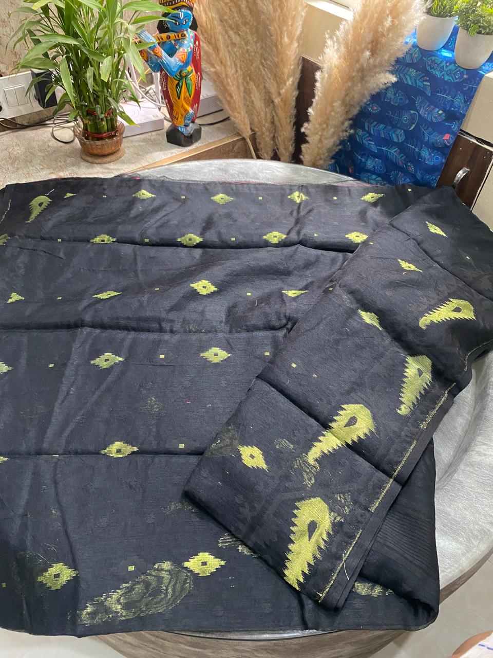 Black & Golden Jamdani Saree: Korat motif