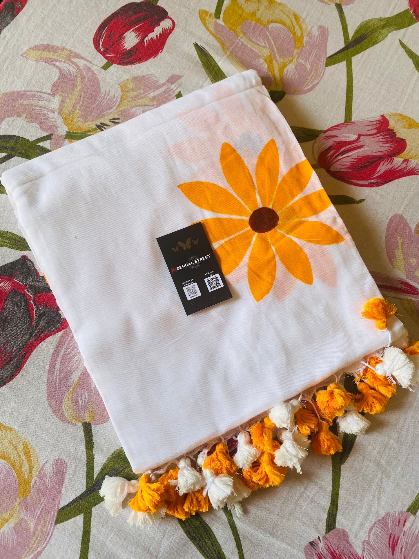 Hand-painted Flower Mul Cotton Saree - White
