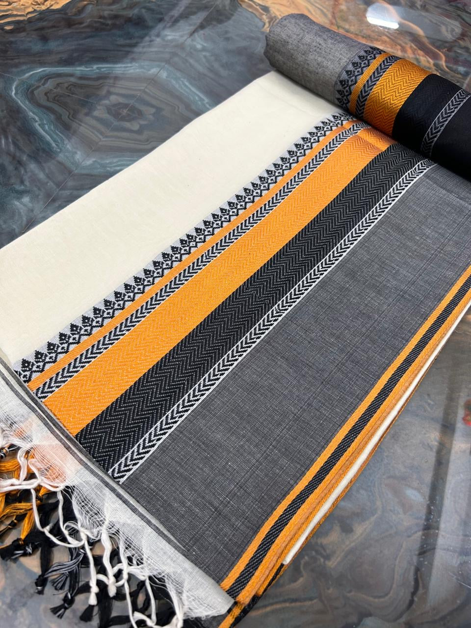 Bengal Handloom Cotton Saree - White 2