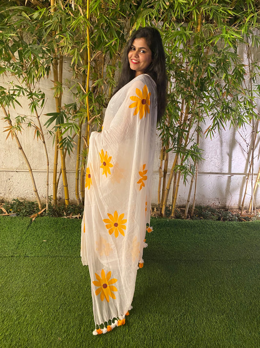 Hand-painted Flower Mul Cotton Saree - White