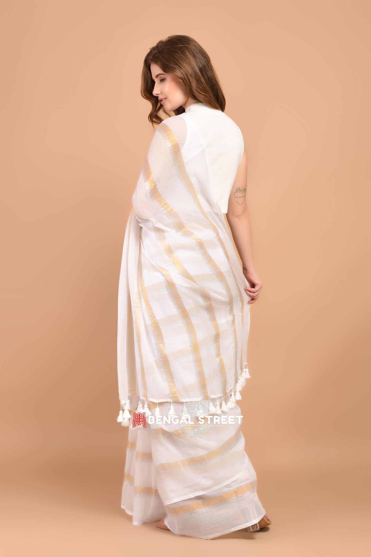 Zari Stripped Mul Cotton Saree: White Colour