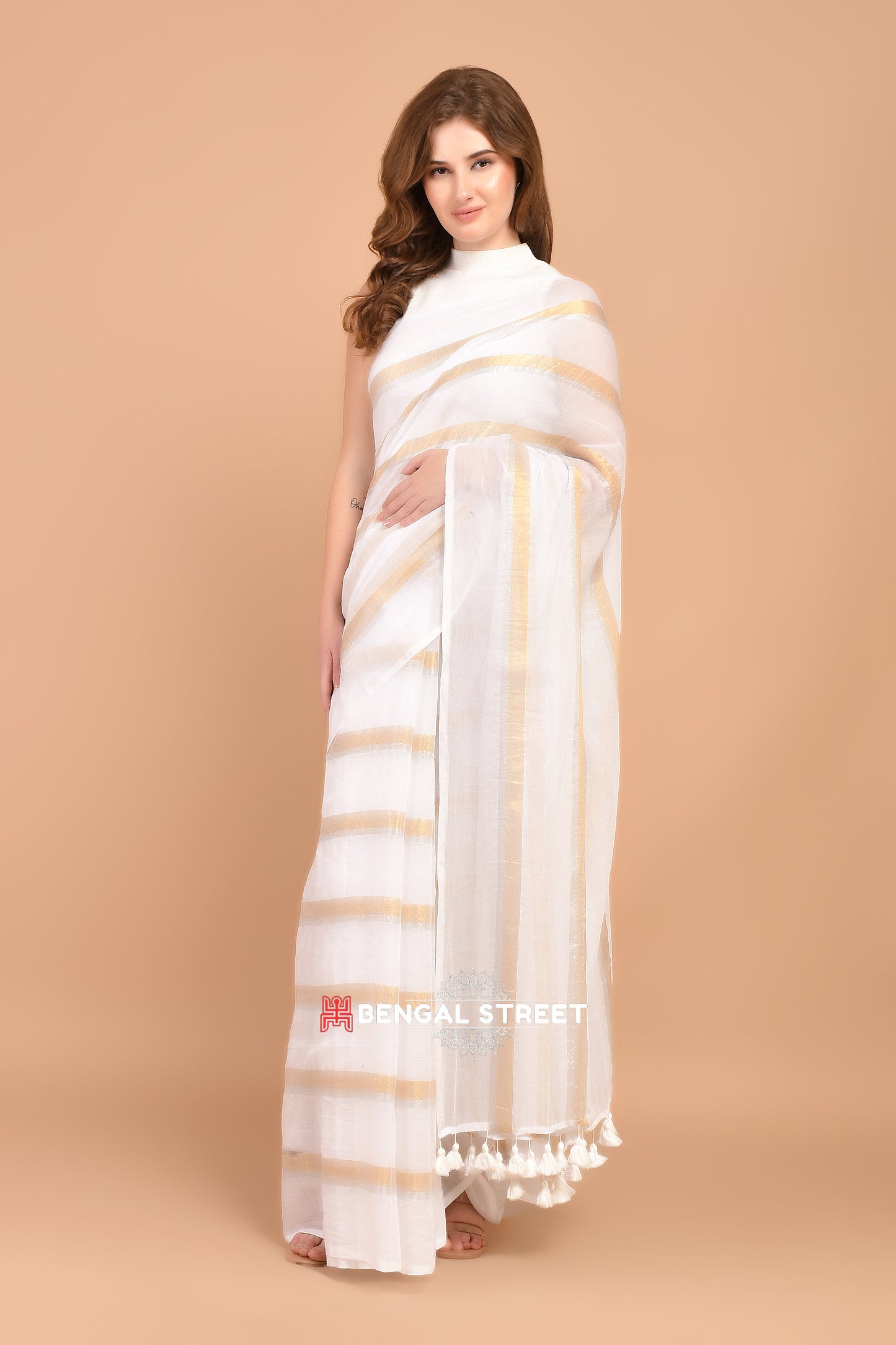 Zari Stripped Mul Cotton Saree: White Colour