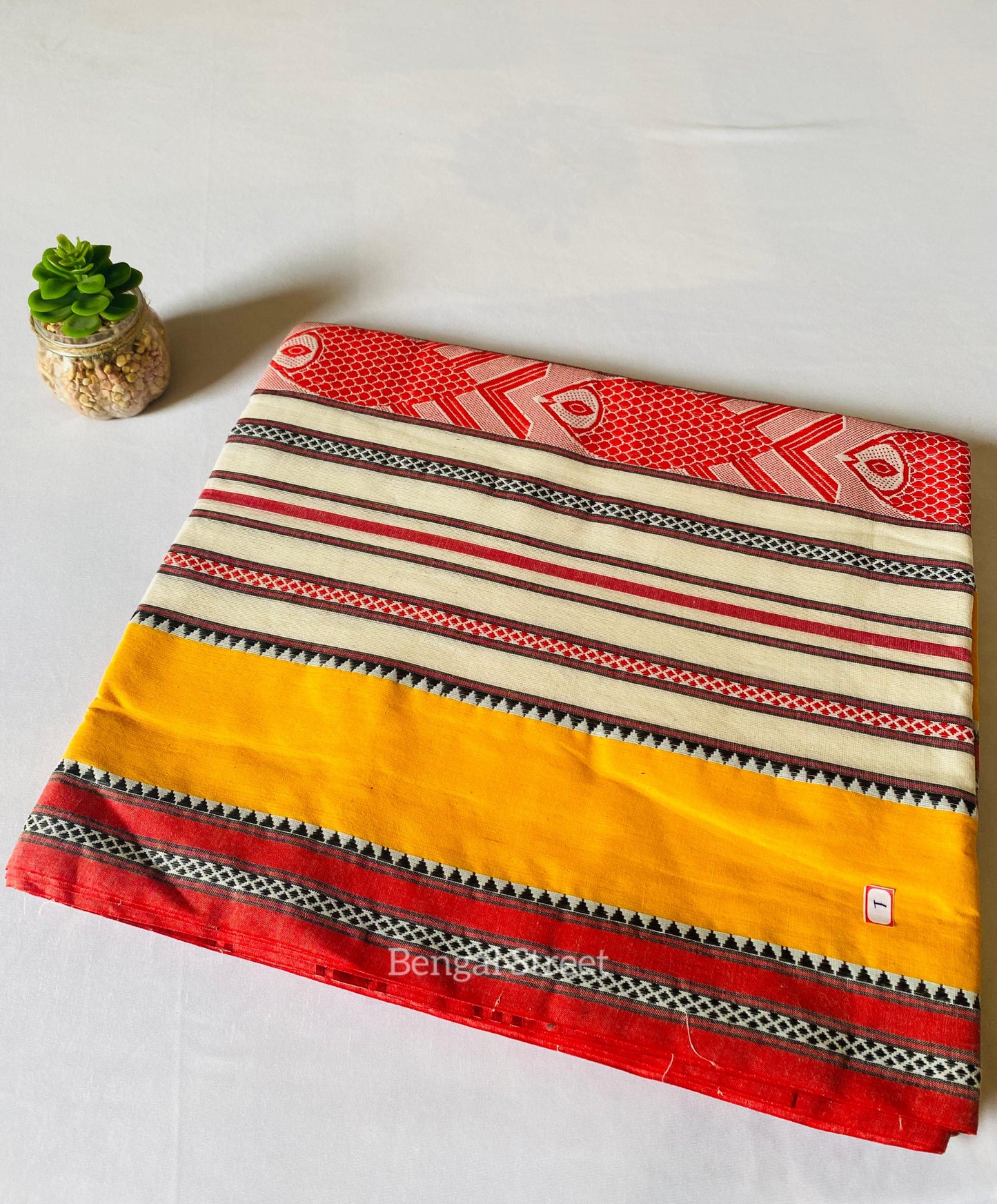 Dhaniakhali/Dhonekhali Cotton Saree – Fish Motif