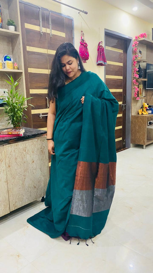 Handloom Cotton Saree with Zari Pallu - Dark Green